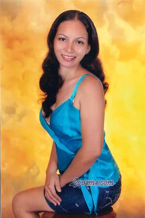 98742 - Yanina Age: 40 - Colombia